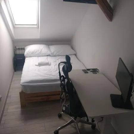 Sleep In Center *