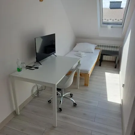 Apartment Sleep In Center *