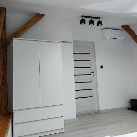 Apartment Sleep In Center *