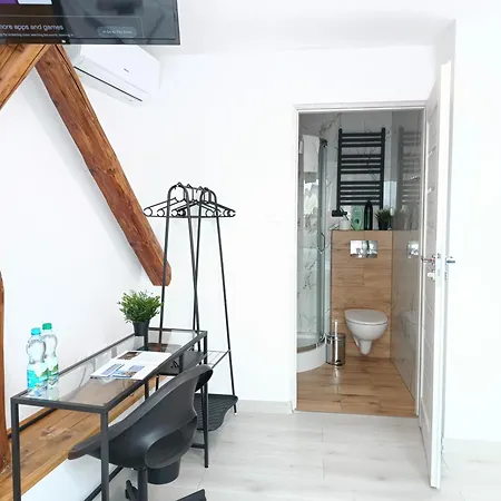 Sleep In Center Apartment *