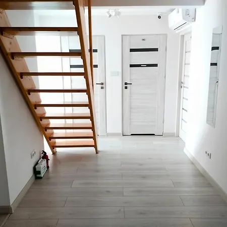 Sleep In Center Apartment *